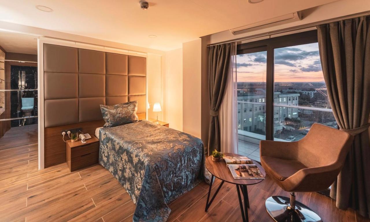 Novel Centre Point Hotel Famagusta  Ngoại thất bức ảnh